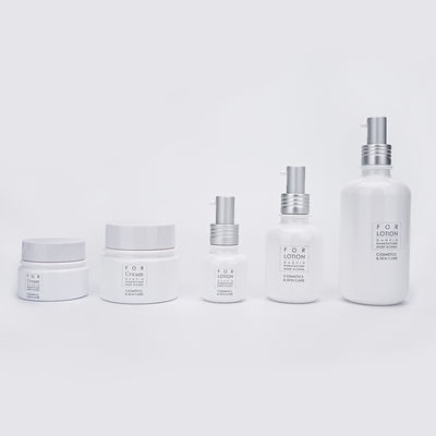 Qualität  Multifunctional Cosmetic Plastic Bottles With Pump Matte / Shiny Finish usine