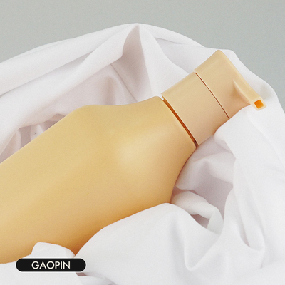 füllt Plastikshampoo 350ml die Lotions-Kosmetik ab, die mit Goldpumpe verpackt